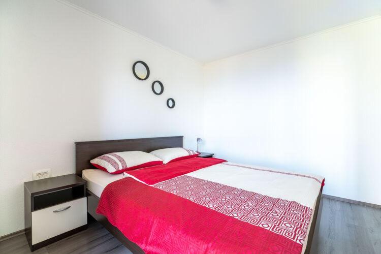 Apartments Nika With Swimming Pool And Beautiful Sea View Dobreć Dış mekan fotoğraf