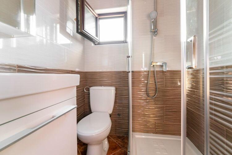 Apartments Nika With Swimming Pool And Beautiful Sea View Dobreć Dış mekan fotoğraf