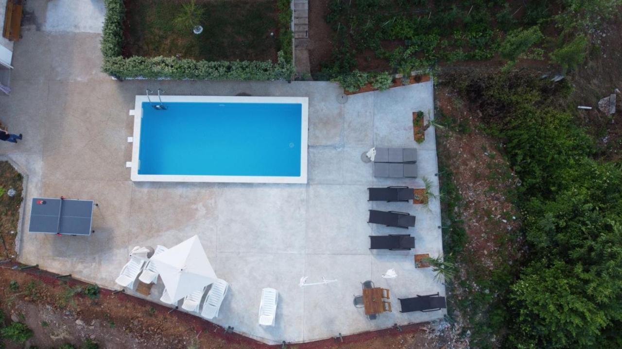 Apartments Nika With Swimming Pool And Beautiful Sea View Dobreć Dış mekan fotoğraf